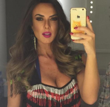 Nicole Bahls já confirmou que ficou com o craque brasileiro