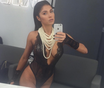 Arianny Celeste mostra sensualidade na internet (FOTO: Reprodução)