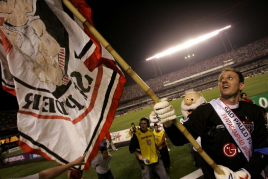 Rogério Ceni comemora mais um título do Campeonato Brasileiro pelo São Paulo, em 2007