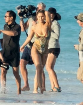 Ronda Rousey foi flagrada em ensaio sensual (FOTO: Reprodução/TMZ Sports)