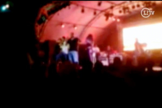 Supostamente alcoolizado, Adriano subiu ao palco de uma casa de shows no Rio em 2013, onde mostrou muita irritação e desabafou após muitas críticas