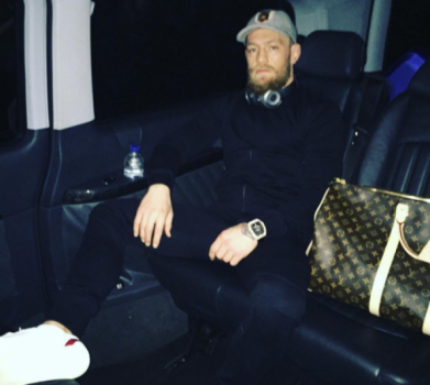 Conor McGregor é o campeão dos penas do UFC (FOTO: Reprodução)