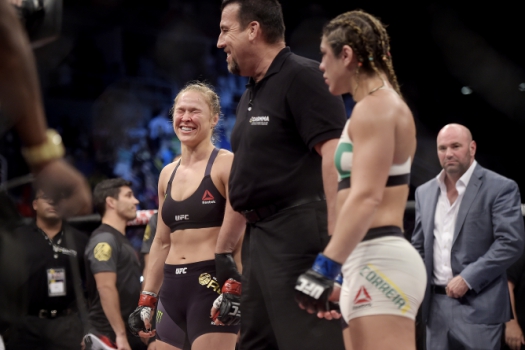 Ronda Rousey nocauteou Bethe Correia no primeiro round (FOTO: Alexandre Loureiro/Inovafoto)