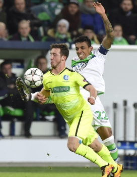 HOME - Wolfsburg x Gent - Liga dos Campeões - Luiz Gustavo (Foto: John MacDougall/AFP)