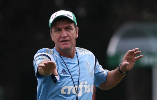 Cuca toma a frente em reformulação e quer no máximo 30 jogadores