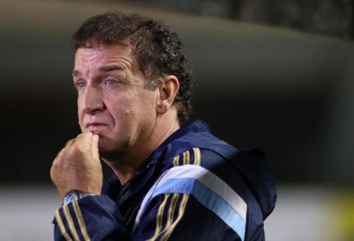Cuca vê time inseguro e promete Palmeiras brigando por título no futuro