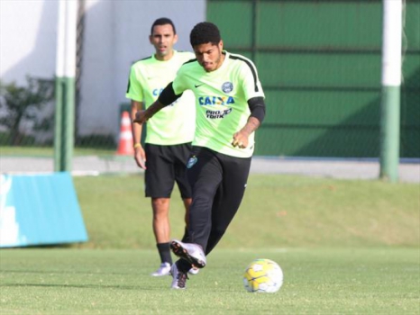 Palmeiras encaminha empréstimo do atacante Leandro para o Japão