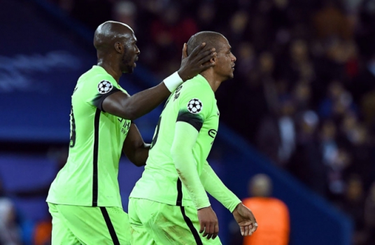 Mangala e Fernando - PSG x Manchester City
