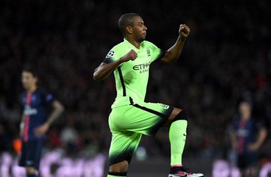 Fernandinho - PSG x Manchester City