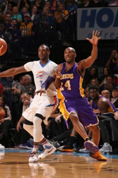 Kobe Bryant em um de seus últimos jogos na NBA, contra o Thunder