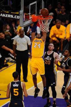 Kobe Bryant fez o que mais sabe em seu último jogo, muitos pontos
