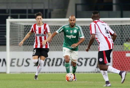 Palmeiras faz sua parte, goleia, mas não evita eliminação na Libertadores 