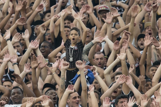 Contas, vendas e 'sacrifícios': diretor financeiro do Corinthians abre o jogo