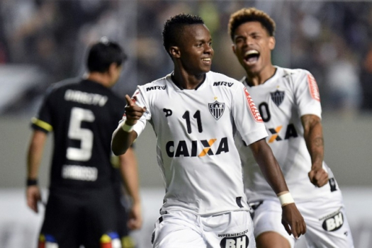 O meia-atacante equatoriano Cazares foi um dos reforços do Atlético-MG para 2016