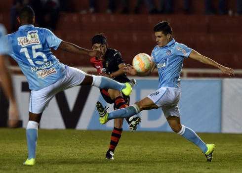 O zagueiro paraguaio Nery Bareiro veio do Junior Barranquilla para o Coritiba