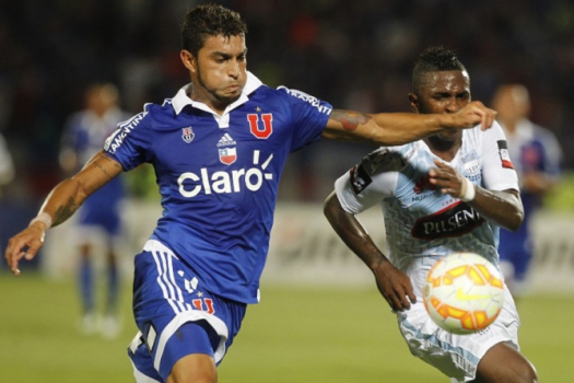 O lateral chileno Paulo Cezar chegou do Universidad de Chile para o Internacional