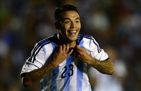 O jovem argentino Maxi Rolón veio do Barcelona B para o Santos em 2016