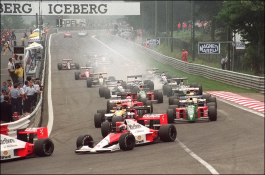 Ayrton Senna e Alain Prost em disputa durante a temporada de 1990