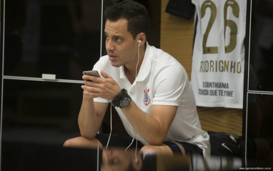 Andrés quer Timão com 'bandidos do bem' e revela ressaca de Rodriguinho