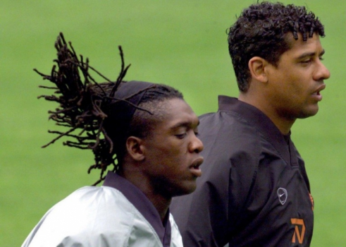 O holandês Seedorf também era adepto dos dreadlocks no início da carreira