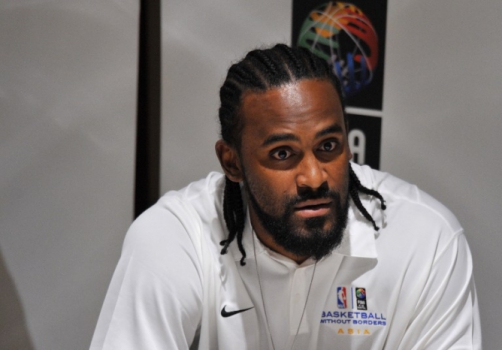 O pivô francês Ronny Turiaf também usa cabelo no estilo dreadlock