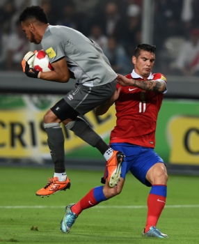 O experiente chileno Mark González é uma das apostas do Sport em 2016