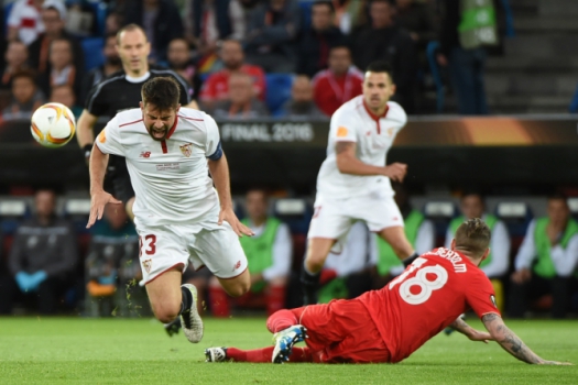 Coke e Alberto Moreno - Liverpool x Sevilla