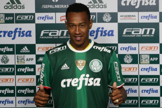 Fabricio é apresentado no Palmeiras