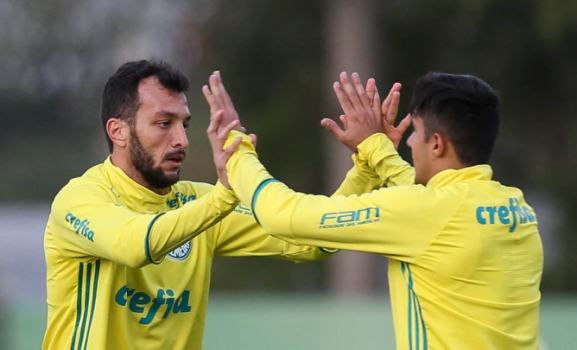 Depois de dois meses, Dracena volta a jogar no Verdão contra seu ex-clube