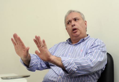 Após acordo, presidente do Timão é pressionado para desistir de Oswaldo