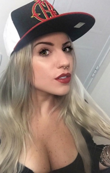 Tayrine Seifert - Mulher do Muralha
