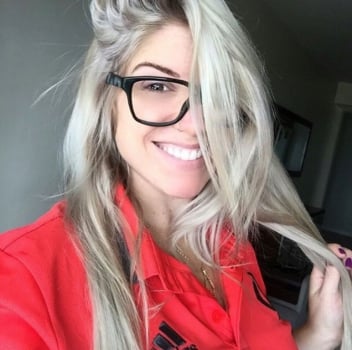 Tayrine Seifert - Mulher do Muralha
