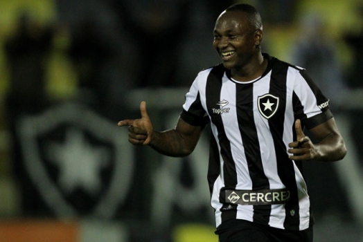 Corinthians quer atacante para 2017 e se interessa por Sassá e Luidy