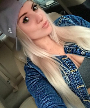 Tayrine Seifert - Mulher do Muralha