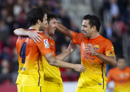 Em 11 de novembro de Messi bate o recorde de Gerd Müller e Pelé após marcar o seu 76.º gol na temporada 2012-13, contra o Mallorca.