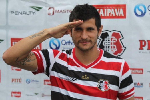 Bruno Moraes é atacante do Santa Cruz