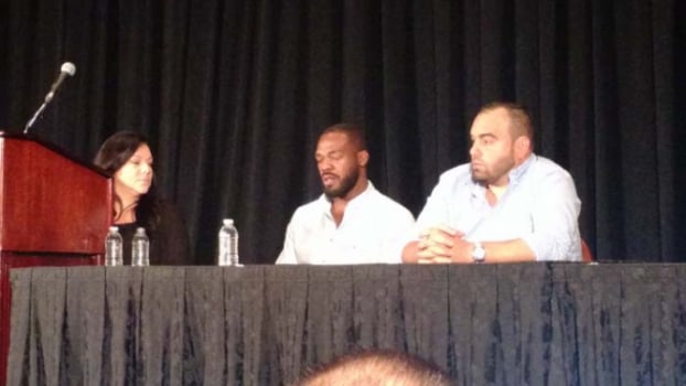 Jon Jones chora ao falar sobre doping