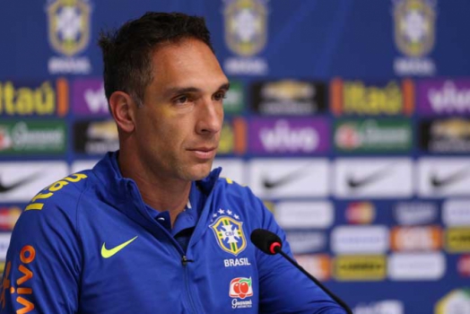 Prass fala como líder, mas diz não se importar em ser capitão da Seleção