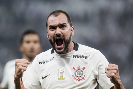Incansável, Danilo garante que tem muito a contribuir para equipe: “Em condições de jogar em alto nível”