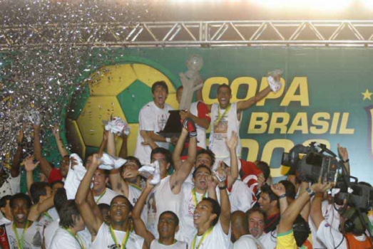 Vasco 0x1 Flamengo - Jogadores comemorando título da Copa do Brasil - 26/7/2006