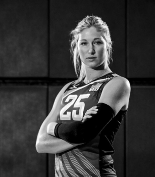 Karsta Lowe, jogadora de Vôlei do Estados Unidos