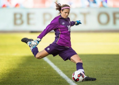 Stephanie, jogadora de futebol do Canadá