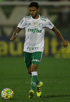 2015 x 2016: Cleiton iguala número de jogos e cresce em outros quesitos