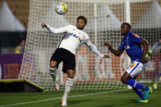 Corinthians leva o empate do Cruzeiro e vê Palmeiras levar primeiro turno