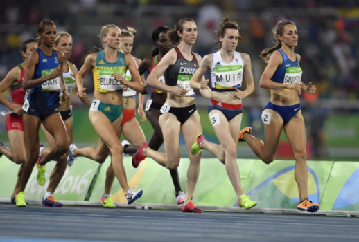 Prova dos 1.500m feminina bem embolada