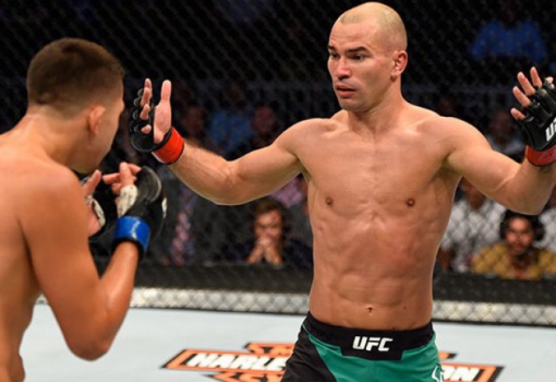 McGregor derrotou Nate Diaz na decisão majoritária