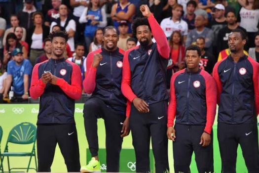 Norte-americanas com cara de 'eu já sabia' após o ouro no basquete
