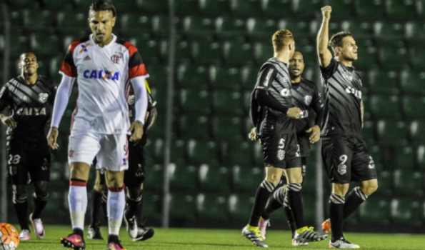 Da desconfiança à efetivação, lembre o Turno de Zé Ricardo no Fla Rafael Moura - Figueirense x Flamengo