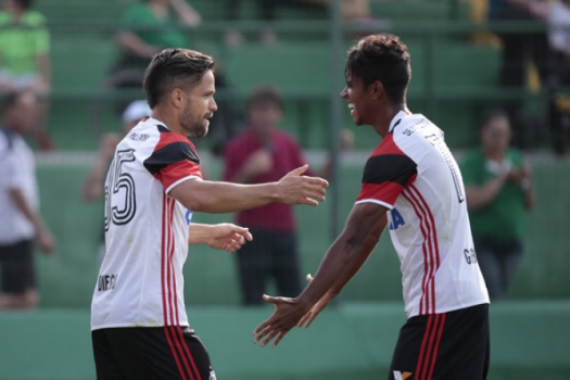 Da desconfiança à efetivação, lembre o Turno de Zé Ricardo no Fla Chapecoense X Flamengo