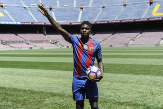 O defensor francês Umtiti foi comprado pelo Barcelona por R$ 90 milhões